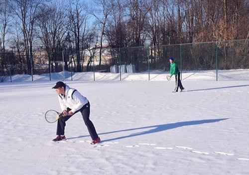 【 网球知识 】冬季来了，打网球需要注意哪些呢？